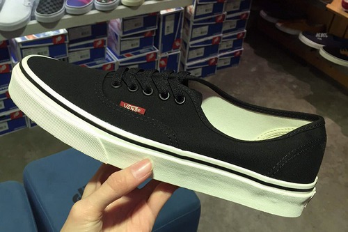 ��˹ ZUKFLO_hk,,